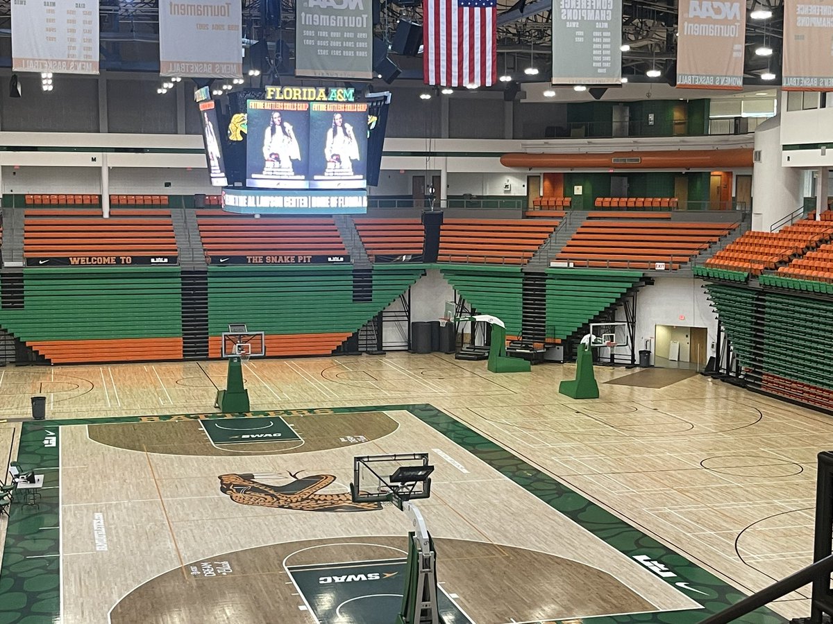 CoachNikkoMal's tweet image. Just wrapped up working Coach Gordon’s four-day basketball camp helped run stations, stayed hands-on with the players, and learned a ton. Grateful for every opportunity to grow in this game. 📈🏀 #CoachInTraining #FAMU #StudentManager
