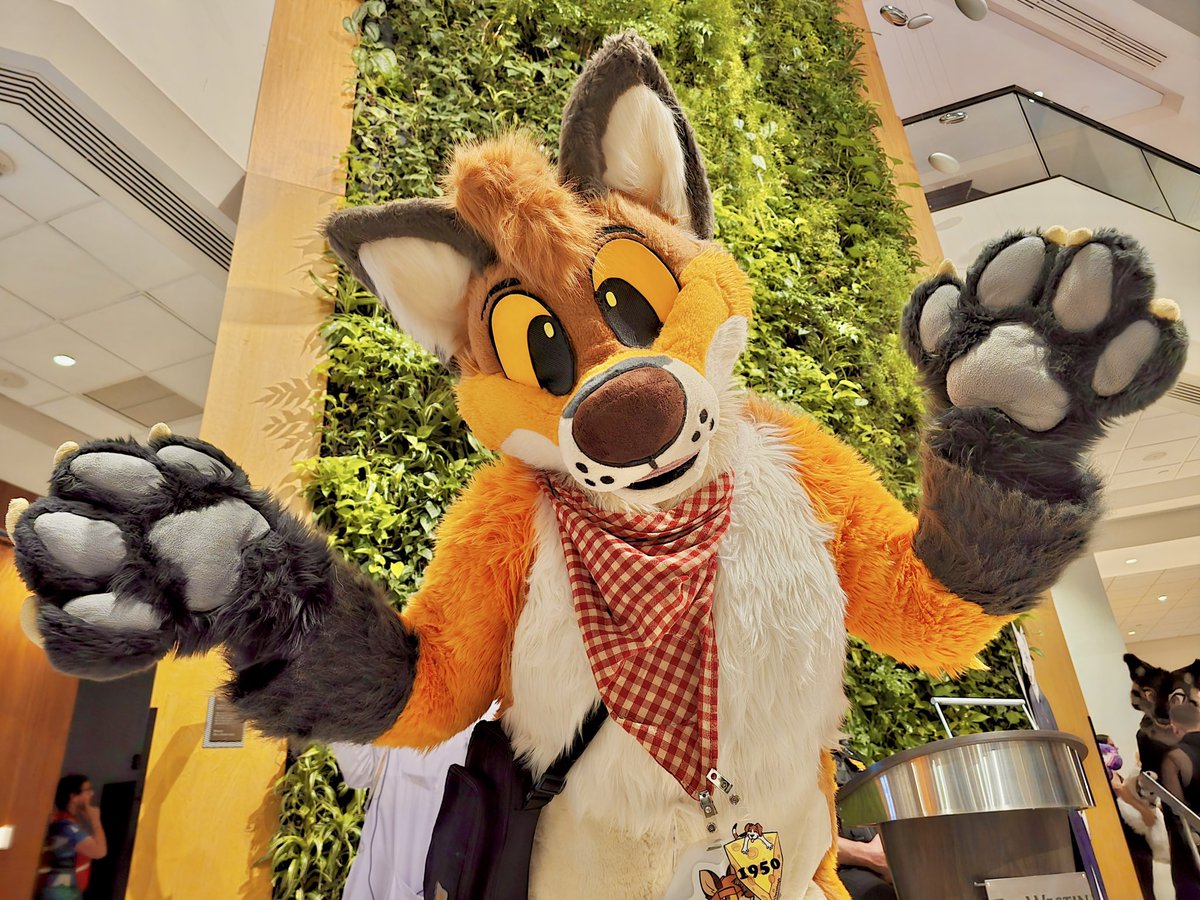 How to find me @ Anthrocon!!

(Until Saturday night) 🦊🦊🦊