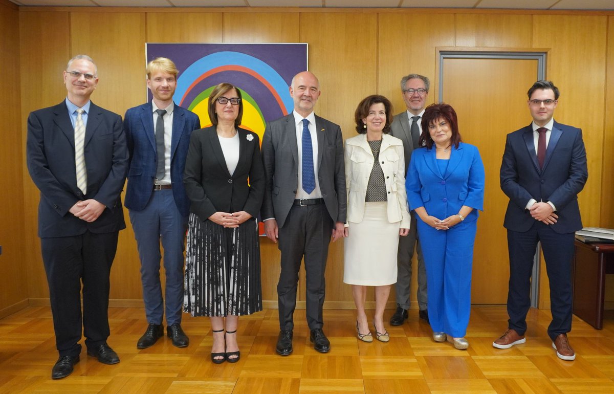Cour des comptes (@courdescomptes) on Twitter photo Il a également pu échanger avec la présidente de la Cour des comptes hellénique <a href="/ElegktikoSyn/">Ελεγκτικό Συνέδριο - Hellenic Court of Audit</a>, rappelant ainsi les liens étroits qui unissent nos institutions supérieures de contrôle, fondées sur le même modèle. 🤝
3/3 Il a également pu échanger avec la présidente de la Cour des comptes hellénique <a href="/ElegktikoSyn/">Ελεγκτικό Συνέδριο - Hellenic Court of Audit</a>, rappelant ainsi les liens étroits qui unissent nos institutions supérieures de contrôle, fondées sur le même modèle. 🤝
3/3
