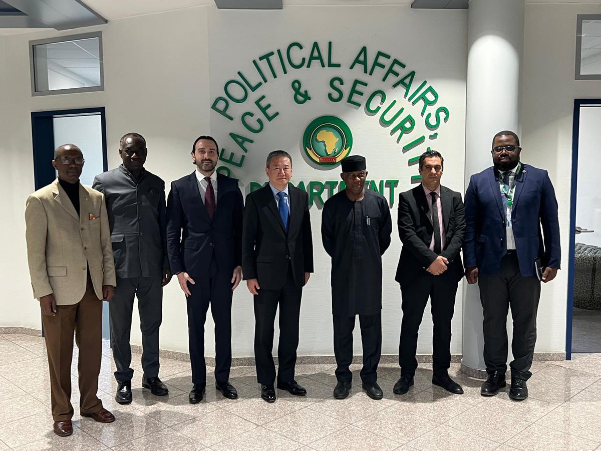 Huang Xia 🇺🇳 (@huangxia16) on Twitter photo Today, I had a fruitful meeting with Amb <a href="/Bankole_Adeoye/">Amb. Bankole Adeoye</a> in Addis Abeba. Our discussion focused on the recent peace agreement signed in Washington by DRC and Rwanda. I conveyed the continued availability of UN to support <a href="/_AfricanUnion/">African Union</a> led peace efforts in the Great Lakes region. Today, I had a fruitful meeting with Amb <a href="/Bankole_Adeoye/">Amb. Bankole Adeoye</a> in Addis Abeba. Our discussion focused on the recent peace agreement signed in Washington by DRC and Rwanda. I conveyed the continued availability of UN to support <a href="/_AfricanUnion/">African Union</a> led peace efforts in the Great Lakes region.