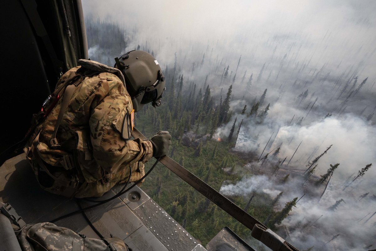 lisamurkowski's tweet image. As we celebrate Independence Day, I want to extend my most sincere gratitude and well wishes to the Alaska National Guardsmen helping to fight wildfires across the Interior. These fires have devastated communities and displaced many while showing no signs of slowing down. I am…