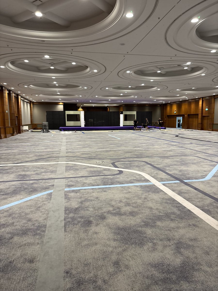 It’s a busy time for events … and this week has been no exception 🎥

The team have been hard at work from building a film set, corporate events, through to product promotion - when FI comes to town of course you put a race car on the roof! 

#AV #production #LiveEvents