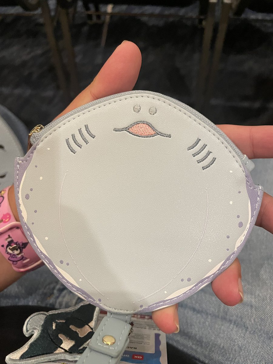 ManaTheRay's tweet photo. Look at how cute this sting ray wallet is! https://t.co/FdPNAFkB3t