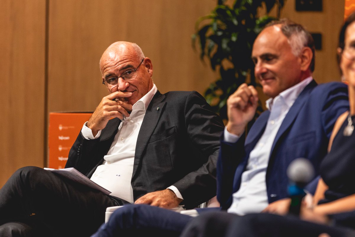 Ferruccio Resta (@ferruccioresta) on Twitter photo «La portaerei della ricerca in Trentino». Così <a href="/lucadebiase/">Luca De Biase</a> ha definito @FBKresearch al #TrentinoEconomicForum. La vera sfida? Trattenere i talenti e offrire loro un ecosistema in cui credere, crescere e restare. Dove #algoritmi e cultura #umanistica generano #innovazione. «La portaerei della ricerca in Trentino». Così <a href="/lucadebiase/">Luca De Biase</a> ha definito @FBKresearch al #TrentinoEconomicForum. La vera sfida? Trattenere i talenti e offrire loro un ecosistema in cui credere, crescere e restare. Dove #algoritmi e cultura #umanistica generano #innovazione.