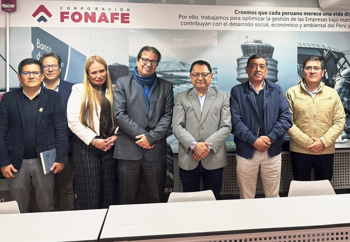 Wilfredo Ponce (@willy_poncec) on Twitter photo #Reunion con director ejecutivo de <a href="/CorpFonafe/">Corporación FONAFE</a> Roberto Yafac, congresista <a href="/SegundoQuirozB/">Segundo Quiroz Barboza</a>, solicitamos prioricen el Informe Económico de <a href="/EsSaludPeru/">EsSalud Perú</a> para culminar la negociación colectiva, el <a href="/MTPE_Peru/">Ministerio de Trabajo y Promoción del Empleo</a> nos convocó para el martes 8 #80AñosFEDCUT #Reunion con director ejecutivo de <a href="/CorpFonafe/">Corporación FONAFE</a> Roberto Yafac, congresista <a href="/SegundoQuirozB/">Segundo Quiroz Barboza</a>, solicitamos prioricen el Informe Económico de <a href="/EsSaludPeru/">EsSalud Perú</a> para culminar la negociación colectiva, el <a href="/MTPE_Peru/">Ministerio de Trabajo y Promoción del Empleo</a> nos convocó para el martes 8 #80AñosFEDCUT