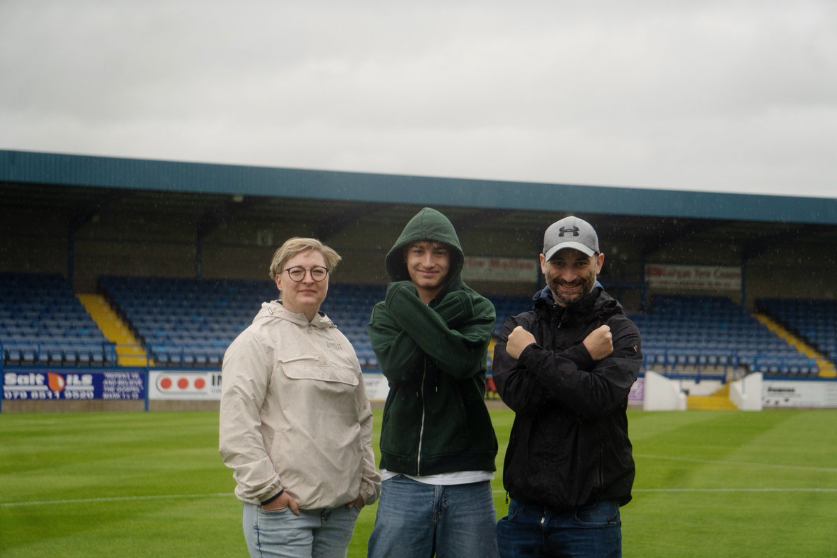 Glenavon_FC's tweet photo. 𝗧𝗛𝗘 𝗚𝗘𝗥𝗠𝗔𝗡𝗦 𝗔𝗥𝗘 𝗜𝗡𝗩𝗔𝗗𝗜𝗡𝗚 𝗟𝗨𝗥𝗚𝗔𝗡!

Gates open at 11am.
Fan park, beer tent and much more!

🎟️  Get your tickets now via - https://t.co/F3jO95VJ3C 
📺 A stream is available via -  https://t.co/Xj7rd8KZ15 

#BeJustAndFearNot
#ToSeeTheMourneviewAces https://t.co/5IHnELfp88