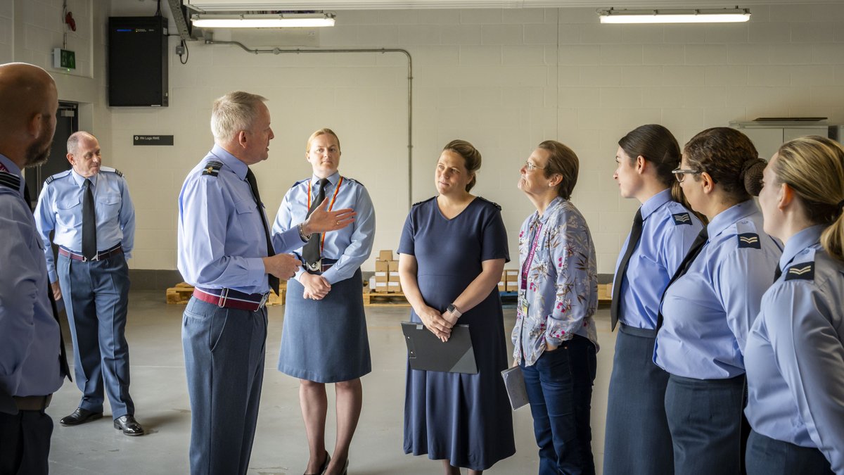 ChiefofAirStaff's tweet image. Developing talent is a top RAF priority. Recently, I visited the Defence School of Logistics & Administration to meet trainees from Logistics & People Ops. Enablers are vital, the RAF can’t protect the skies without them. Honoured to present awards recognising their impact.