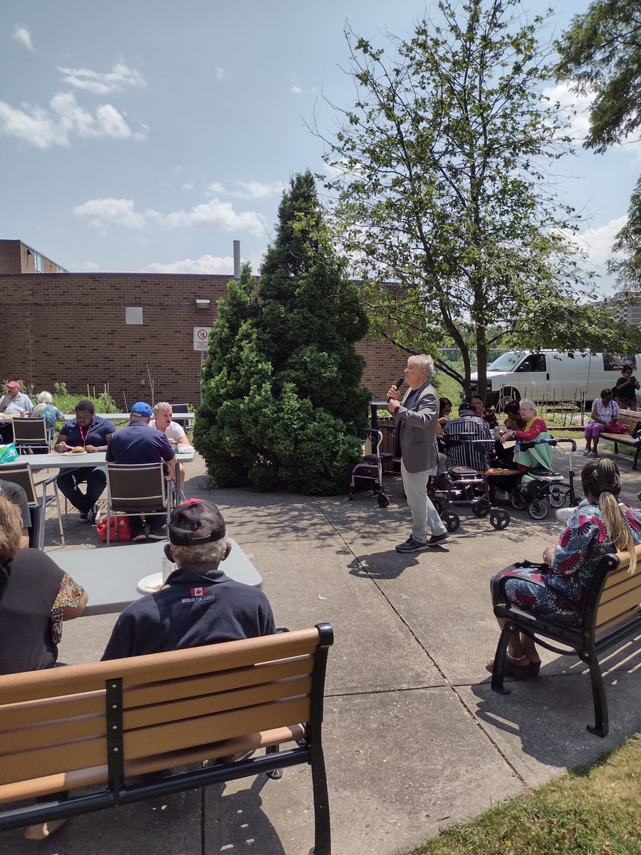 Anthony Perruzza (@perruzzato) on Twitter photo It's always a great time catching up with friends at 35 Shoreham, this time for a community barbecue! Thanks for having me! <a href="/TOHousing/">Toronto Community Housing</a> It's always a great time catching up with friends at 35 Shoreham, this time for a community barbecue! Thanks for having me! <a href="/TOHousing/">Toronto Community Housing</a>