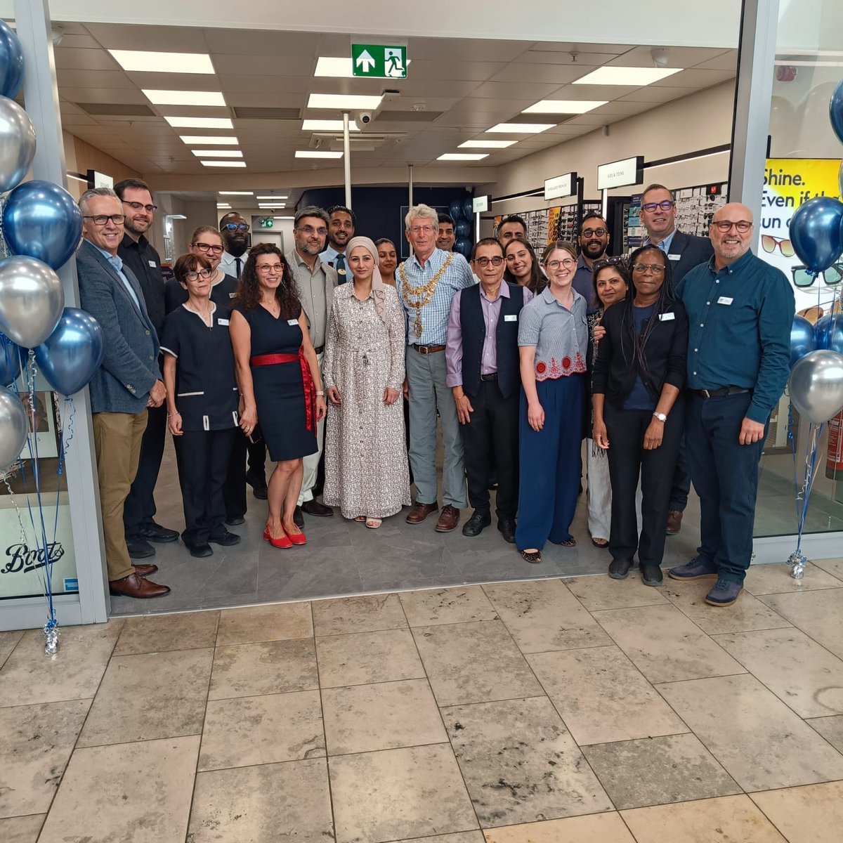 WandsworthMayor's tweet image. Delighted to open the newly refurbished Boots Opticians store in Southside, joining Boots World of Hearing store and the @BootsUK chemists in the Centre. Pleased to have my eyes tested (free on the NHS for over 60s), with excellent advice and service - before cutting the ribbon!