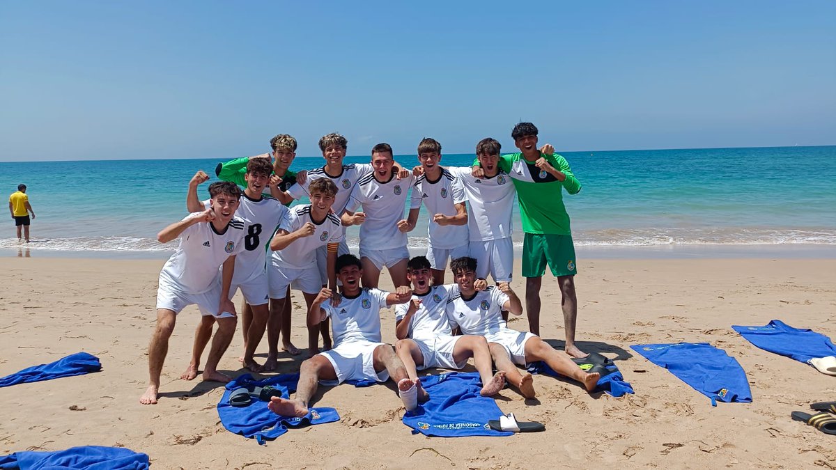 #RFAF 𝗦𝗘𝗟𝗘𝗖𝗖𝗜𝗢́𝗡 I FÚTBOL PLAYA

🗣️La Selección Aragonesa masculina Sub 16 de fútbol playa  se juega el  7 y 8 puesto en el Campeonato de España de Fútbol Playa 🏖️  (20.00 h)

⚽️ <a href="/futgal/">RFGF</a>- <a href="/futbolaragon/">Real Federación Aragonesa Fútbol</a>  👏👏

📺 Ver el partido
youtube.com/live/uLBRxtL2V…