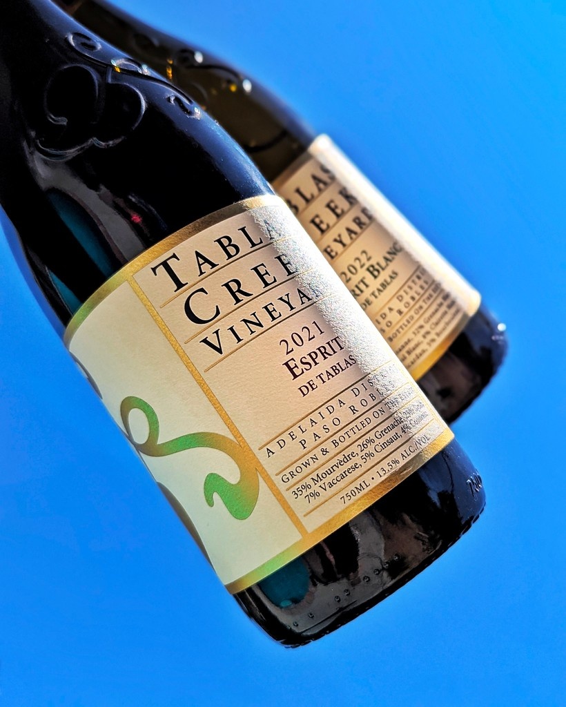 We have a red and a white against the big blue for you. Happy 4th of July!⁠
⁠
Whatever you choose to enjoy today, we hope you enjoy a happy Independence Day.

#tablascreek #4thofjuly #americanwine
