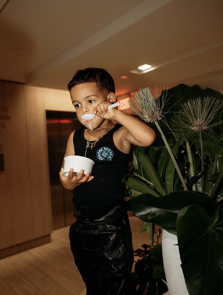 reallobj's tweet image. My best buddy cheer me up 😤