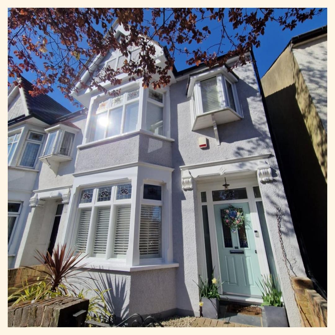 For Sale Marguerite Drive, Leigh-on-Sea, SS9 

🏖️ Prime location near Chalkwell Beach  
🏡 Recently renovated 4-bedroom property  
🍽️ Close to restaurants and amenities  
🚉 Easy walking distance to Chalkwell Station  
🌳 Near Chalkwell...
