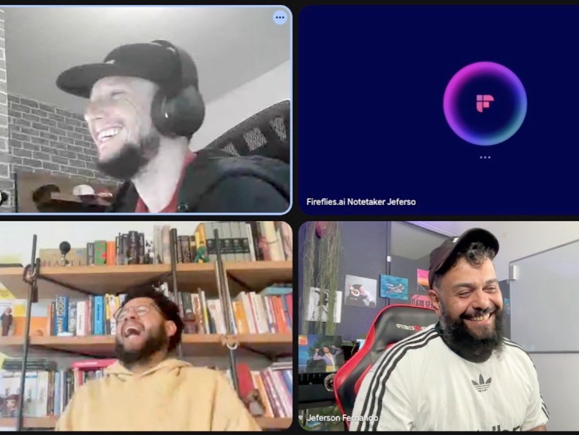 badtux_'s tweet image. Uma revolução tecnológica precisa de conexões e um time foda! Acho que estamos começando bem! @emicida @TininhoFita ❤️👊🏽