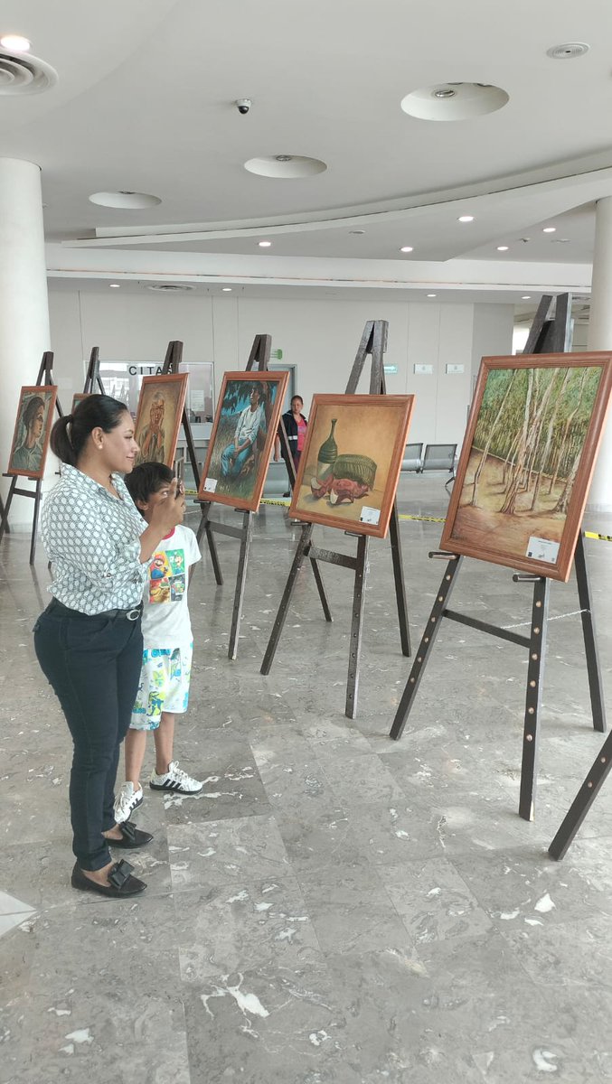 SSDurango's tweet photo. La exposición #CurArte del #HG450 es un espacio para entender que "el arte también cura; llevado de la mano de la ciencia puede convertirse en una catarsis para aquellos que buscan un refugio para aligerar un poco su enfermedad”: Claudia Goretti, Dir. Escuela de Pintura de UJED. https://t.co/nmsJtYCaPR