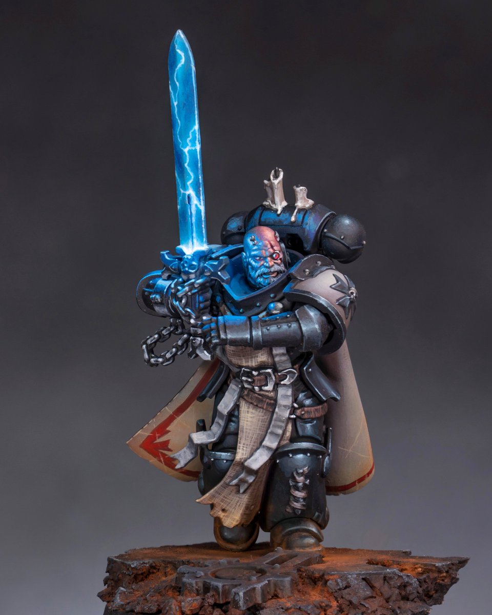 Melee weapons vol 01. If you like this kind of post i will do more, i have a ton of them! Here you have Logan's axe and the Crusader's one.

Hope u find it usefull!

here you have the full guide:

patreon.com/elminiaturista

#warhammer40k