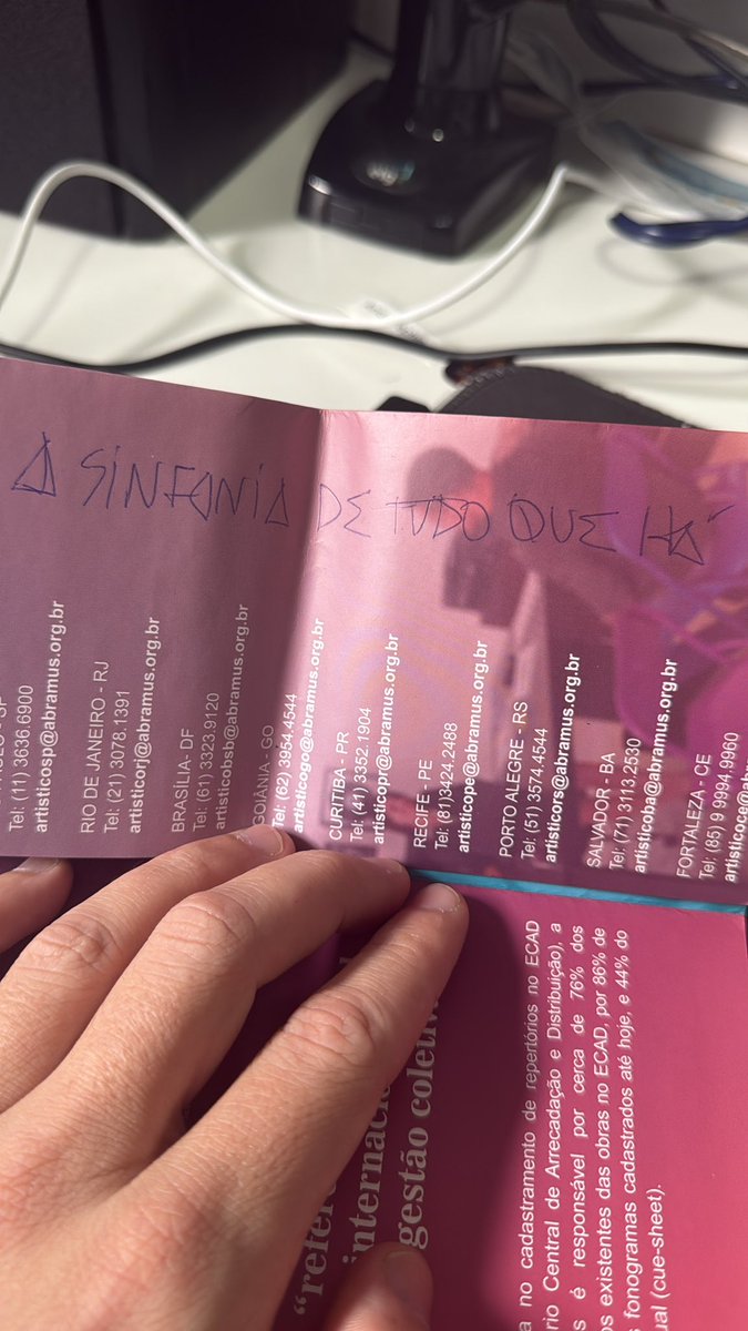 Daniel Nasiloski (@danielnasiloski) on Twitter photo Em 2018 o <a href="/lucasfresno/">Lucas Silveira</a> veio em um evento da Abramus aqui no RS, e minha namorada pediu pra uma amiga que estava no evento pra ele escrever "a sinfonia de tudo que ha" em qualquer papel pra mim. Hoje risquei na pele com a caligrafia do homi Em 2018 o <a href="/lucasfresno/">Lucas Silveira</a> veio em um evento da Abramus aqui no RS, e minha namorada pediu pra uma amiga que estava no evento pra ele escrever "a sinfonia de tudo que ha" em qualquer papel pra mim. Hoje risquei na pele com a caligrafia do homi