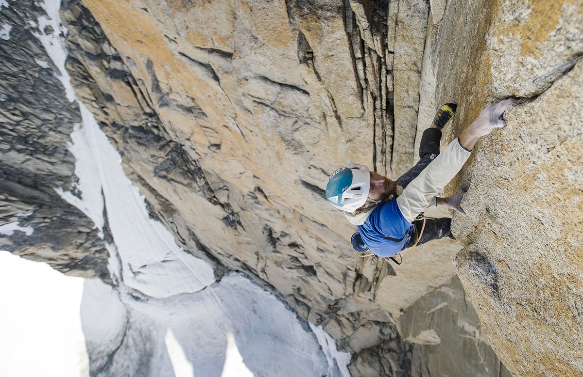Siebe Vanhee in First Rope Solo Ascent of Voie Petit (450m, F8b)

Over 1.5 days, on the 24th and 25th of June 2025, Belgian climber Siebe Vanhee successfully made the first rope solo ascent of Voie Petit (450m, F8b), on Grand Capucin (3838m), Mont Blanc. climber.co.uk/news/siebe-van…