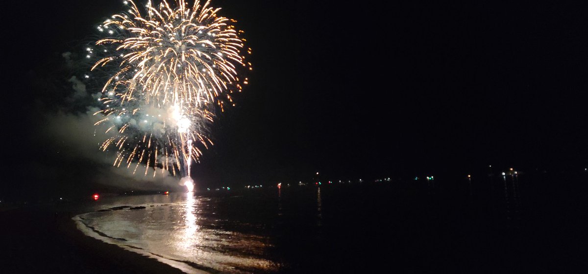 KTG_CRE's tweet image. Heyyyy, We're 250! I'll pretend these fireworks hit the big number and weren't premature.
Happy 4th!