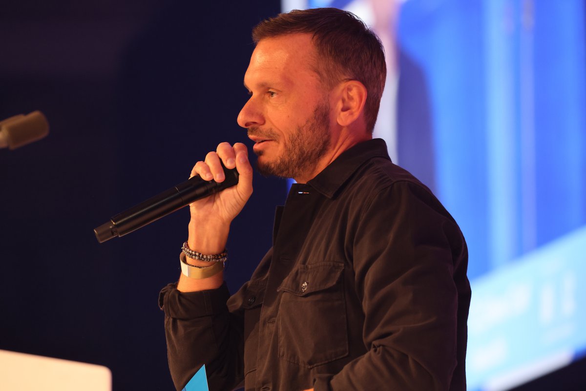 ANDYC_ram's tweet image. Absolute honour to be invited by @nordoffrobbins to the O2 Silver Clef Awards. Such a great cause, the work they do through music therapy is quite simply amazing. I had the privilege of presenting the Best Group award to the mighty @chaseandstatus… Congrats 🙏❤️