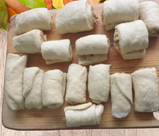 the_rehla's tweet photo. 🐦 Big Thursday at TRA! 🎉

P4 &amp; P5 toured @Richbol2  Recycling, watching PET bottles turn new! 🌍♻️
Year 9 baked yummy fish rolls in Food &amp; Nutrition. 😋👩‍🍳
A day of hands-on learning!

#EXCURSION #foodtechnology  °TRA °LearningByDoing https://t.co/bxpaBSVeii