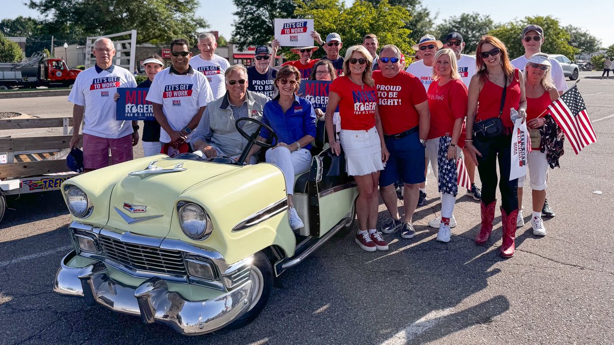 MikeRogersForMI's tweet image. There’s no better way to kick off Independence Day than with a parade!
Kristi, John, and I were thrilled to join @oakland_party and Team Rogers in Clawson this morning. Thanks for coming! 🇺🇸