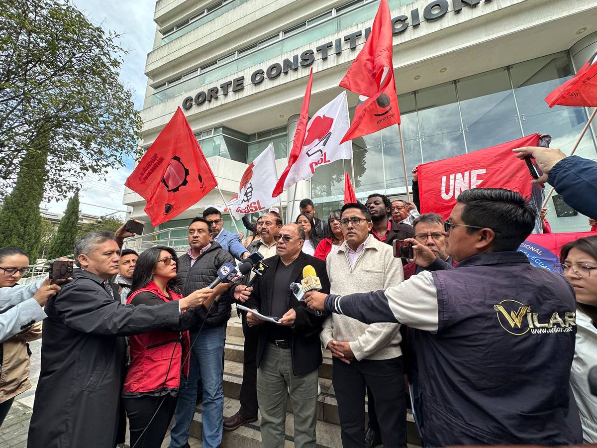Frente Unitario de Trabajadores (@fut_ofcial) on Twitter photo 📢 El #FUT demandó la #LeyDeInteligencia por inconstitucional.
🗣️ <a href="/Edwin_Bedoya_R/">Edwin Bedoya</a>:presidente de turno #FUT “Concentra poder y elimina el derecho a pensar y reunirse”.
⚠️ El lunes se presentará otra demanda contra la Ley de Integridad Pública. 📢 El #FUT demandó la #LeyDeInteligencia por inconstitucional.
🗣️ <a href="/Edwin_Bedoya_R/">Edwin Bedoya</a>:presidente de turno #FUT “Concentra poder y elimina el derecho a pensar y reunirse”.
⚠️ El lunes se presentará otra demanda contra la Ley de Integridad Pública.