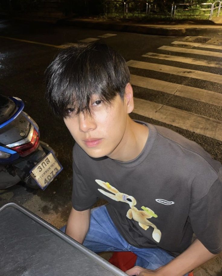 qaradigma's tweet photo. Cuz I need to sleep early, so I'll say this now. Happy birthday, love! Please be happy and always succeed in every universe! Thank you for ur existence in this freakin' world, and how I'm so glad for sharing the birthday month with you (h-9 btw) #HappyBirthdayPhuwin @phuwintang https://t.co/6kQv0u9CMr