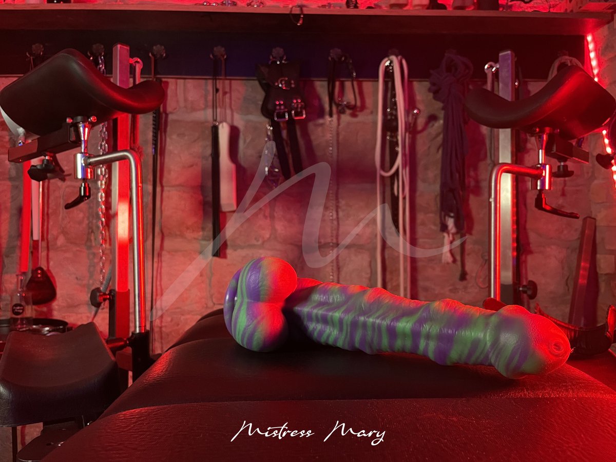 Heute steht mal wieder ein sehr spezieller Abend für jemanden an... ⛓️😈
Retweete, wenn du gerne hier liegen würdest!