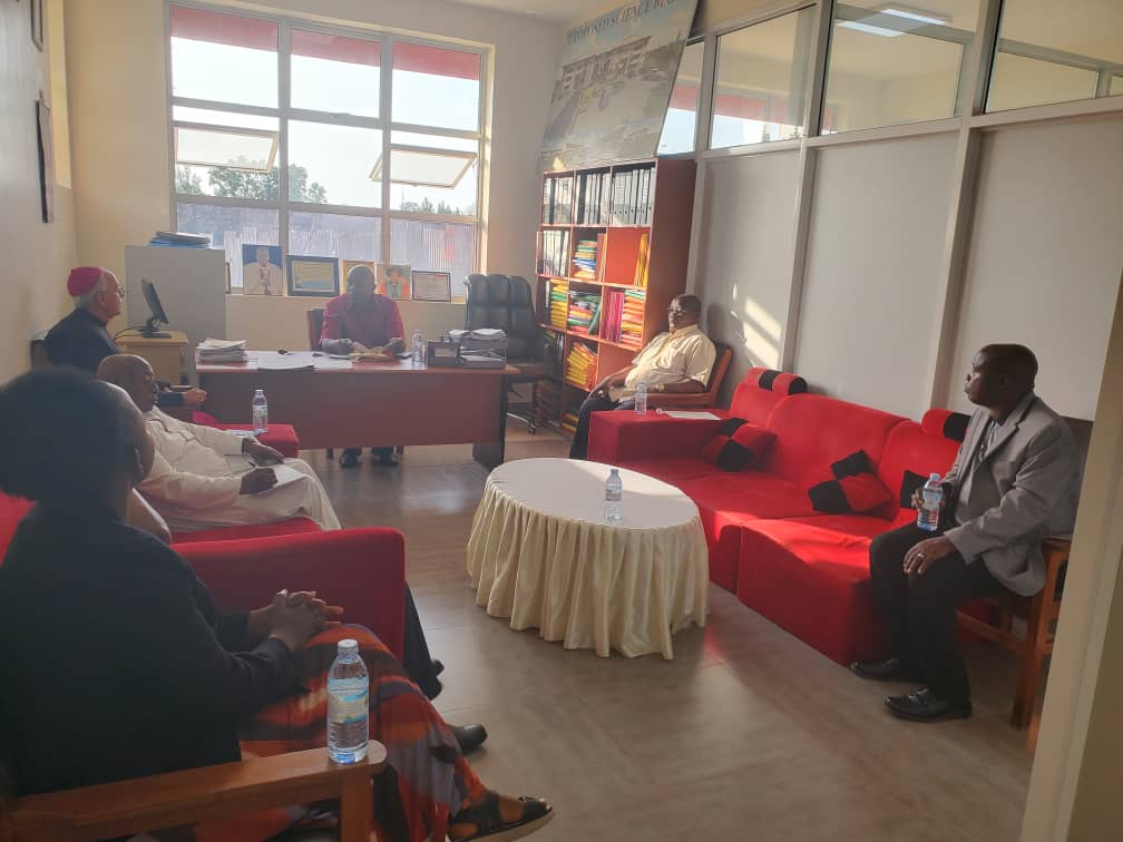 USJM_Official's tweet image. #Happening_Now: We have received His Lordship Mark J Seitz, The Bishop of St. Matthews, Eli Paso Diocese in Texas, United States of America.
He is accompanied by Rev Fr. Bonaventure Turyomumazima, Mr Vicent and Mrs Adella Rugambamazima from Dallas Texas. #VisitUSJM