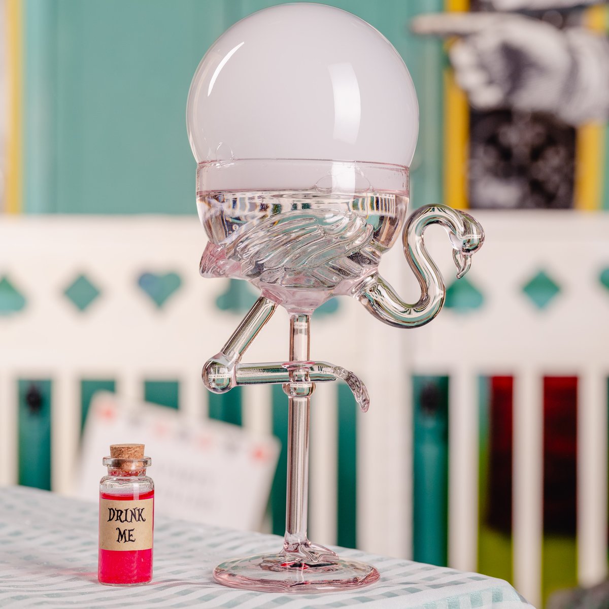 EscapeHuntUK's tweet image. This #AliceInWonderlandDay, you choose how you experience Wonderland.
🗝️ Save the Mad Hatter in Alice in Puzzleland
📍 Chase the White Rabbit through your city in Return to Wonderland
🍸 Sip a Drink Me Gin Garden celebratory cocktail to top it all off