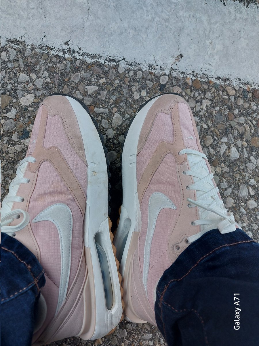 Feeling pink on a Friday....Have a great day.🩷🌞#FIREFRIDAYS <a href="/jayguidos/">Jay 🤟🏿💜💛🇸🇻</a>