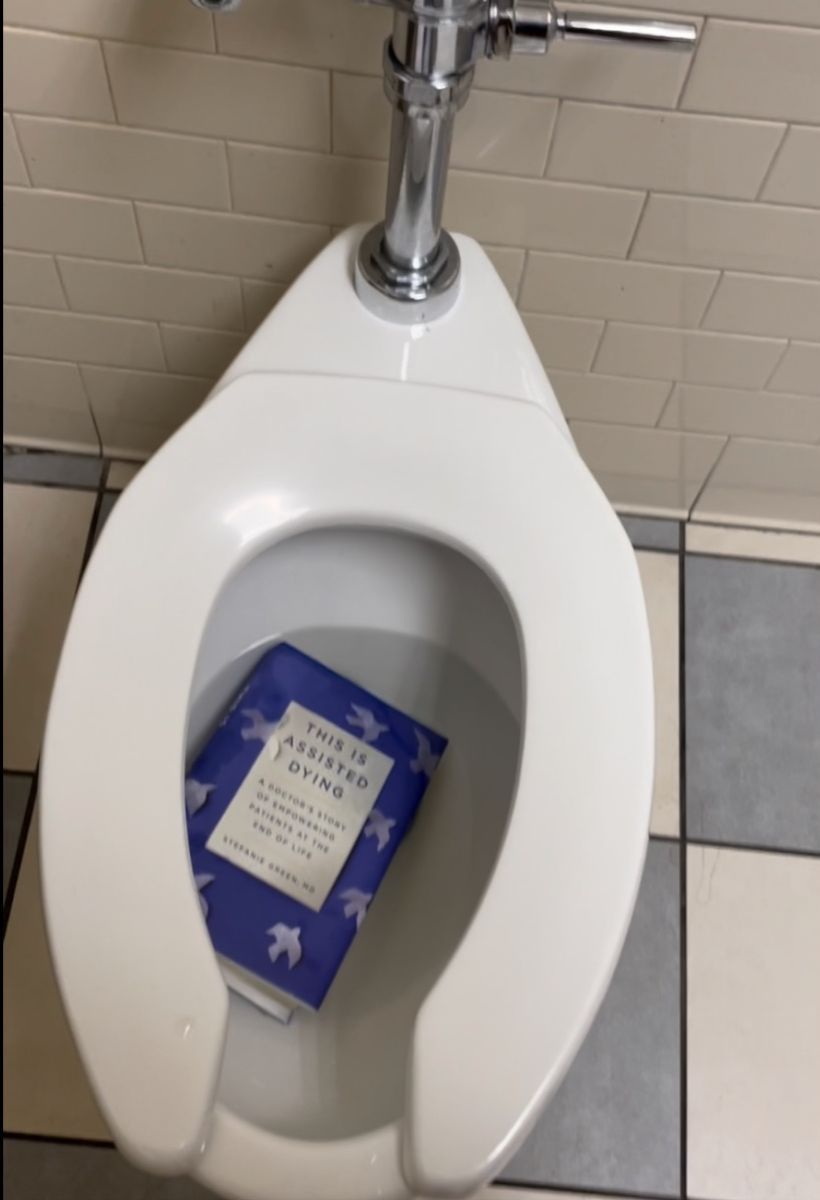 I Threw Stephanie Green’s Book in a Toilet. ow.ly/GT7S50Wl5kw