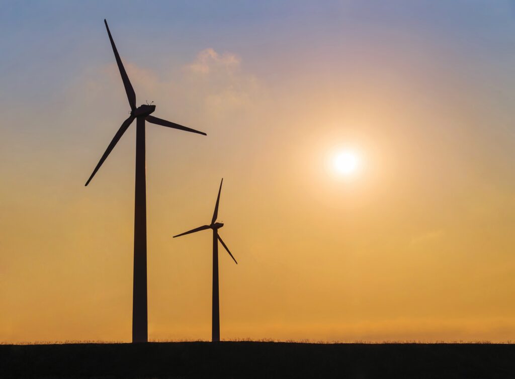 econojournal's tweet photo. 🟢 Parque eólico en Tierra del Fuego: TotalEnergies lanzó la etapa final de su desarrollo

❕️El parque permitirá abastecer con energía renovable más de la mitad de la electricidad que consumen las plantas de tratamiento de Río Cullen y Cañadón Alfa.

https://t.co/auIh5FQJpb https://t.co/tla2DA5sTl