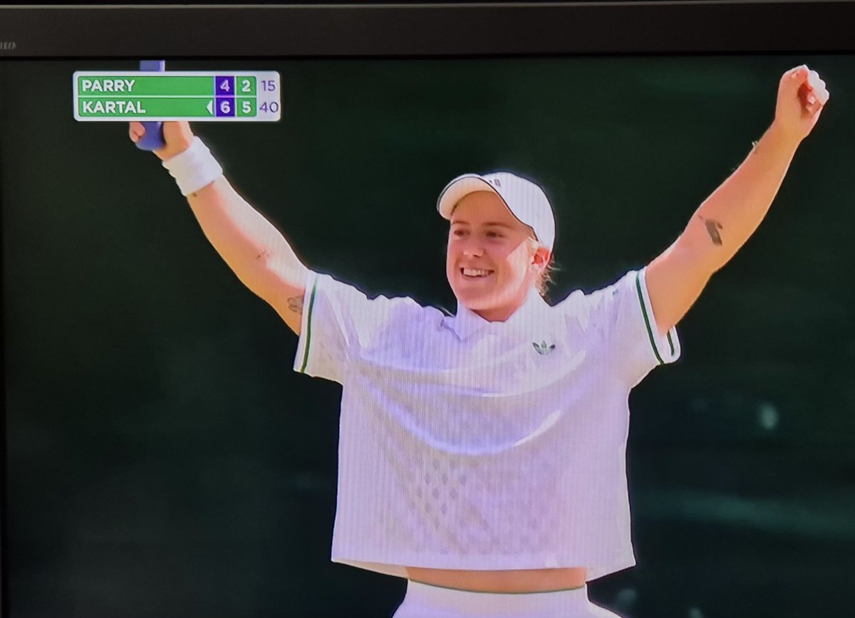 Ve <a href="/Sonay_Kartal1/">Sonay Kartal</a> Wimbledon'da dördüncü turda