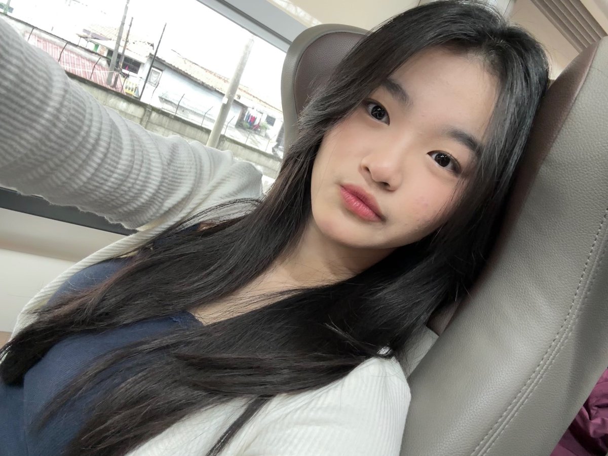 CErine_JKT48's tweet photo. #DiesVenErine https://t.co/9cvvkOIeBw