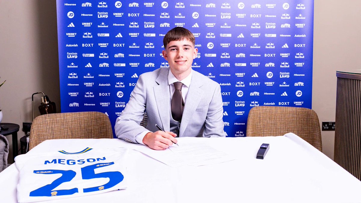 ✍️ 𝑀𝑒𝑒𝓉 𝓉𝒽𝑒 𝒮𝒸𝒽𝑜𝓁𝒶𝓇𝓈

Name: 𝗠𝗶𝗹𝗹𝗲𝗿 𝗠𝗲𝗴𝘀𝗼𝗻
Position: 𝗗𝗲𝗳𝗲𝗻𝗱𝗲𝗿
Joined Age: 𝟴
Joined From: 𝗚𝗿𝗮𝘀𝘀𝗿𝗼𝗼𝘁𝘀

#LUFCYouth | #LUFC