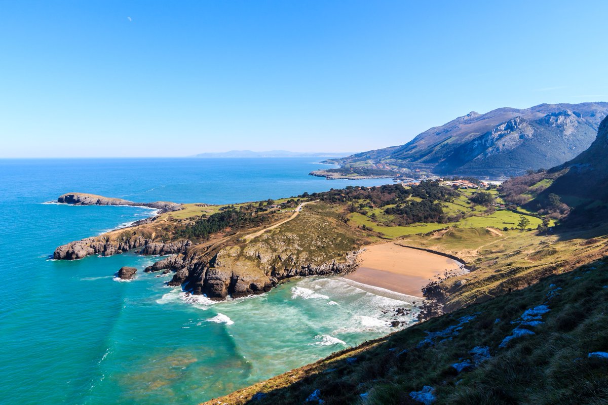 Extend your summer in northern Spain, where mountains meet the sea ☀️ 🇪🇸

Sail away this Sept or Oct for less  🔗 bit.ly/3Ia78bN

And save even more when you book your stay with us 🛏️ 

📍 Sonabia, Castro Urdiales