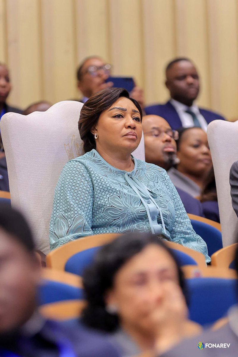 Lorsqu'un homme a une femme soumise, respectueuse et solidaire, il peut conquérir tout. 

C'est avec une grande fierté que je vous présente Son Excellence, MWA TSHIKA 🇨🇩