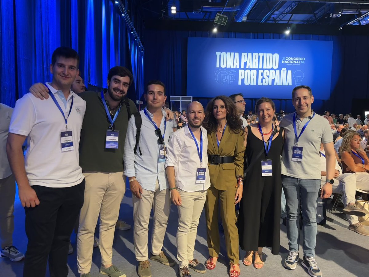 En el #21CongresoNacionalPP se debate el presente y el futuro de nuestro país.

Un <a href="/ppopular/">Partido Popular</a> que muestra su fuerza, su unidad y alza la voz para construir una alternativa firme al sanchismo.

Un <a href="/ppopular/">Partido Popular</a>, al servicio de los españoles. 

#TomaPartidoPorEspaña