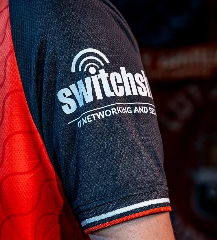 🗞️ #Kitnews as the new 2025-26 <a href="/LutonTown/">Luton Town FC</a> home kit made by <a href="/refloofficial/">Reflo</a> has been unveiled.

📸 thekitman.co.uk/luton-town-202…

How many star ⭐️ out of 5 would you rate it?

#TheKitman 👕

#LutonTown #Reflo #LutonTownFC