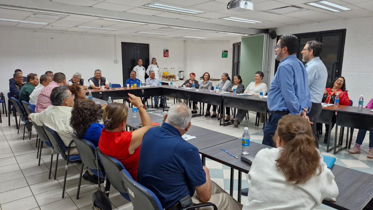 ISSEG (@issegente) on Twitter photo Con mucha emoción, nuestras secretarias y secretarios de las casas de jubilados forman parte de un nuevo comienzo de innovación.
Junto al #ISSEG y al <a href="/innovagobgente/">Instituto de Innovación, Ciencia y Emprendimiento</a>, impulsarán tecnología, emprendimiento e inteligencia artificial.
La experiencia se transforma en futuro. Con mucha emoción, nuestras secretarias y secretarios de las casas de jubilados forman parte de un nuevo comienzo de innovación.
Junto al #ISSEG y al <a href="/innovagobgente/">Instituto de Innovación, Ciencia y Emprendimiento</a>, impulsarán tecnología, emprendimiento e inteligencia artificial.
La experiencia se transforma en futuro.