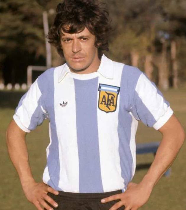 🇦🇷Rene Houseman vs 🇮🇹Italy 1974 world cup:

🏟️90 min
⚽️Goals 1
🔫Shots on target 1
🔑Key passes 3
🎁Big chances created 1
🤰Progressive carries 4
🥶Successful dribbles 2
🤕Fouled 8
⛔️Successful dribbles 3