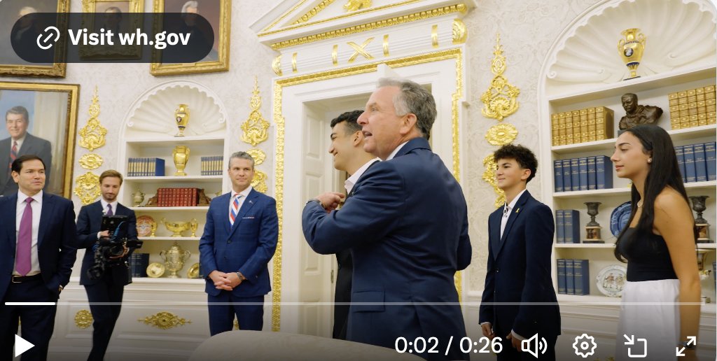 JackMaxey1's tweet image. This 4th of July I am particularly excited by the new gold adorned Oval Office. 😅