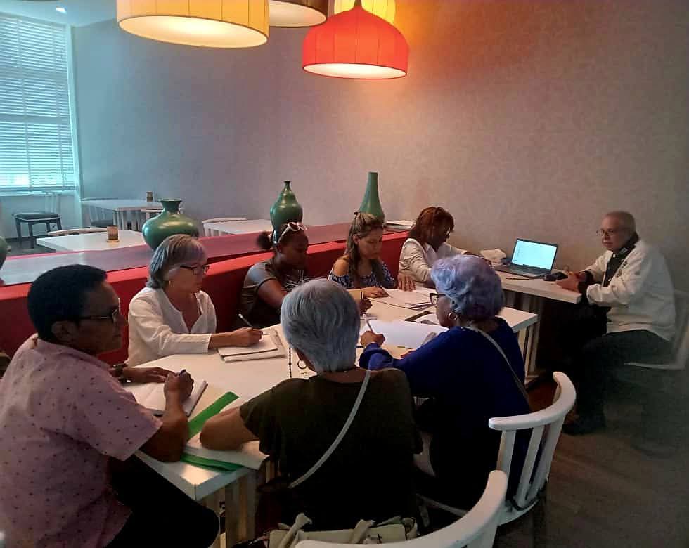 Alexis75389900's tweet photo. Inició en el #HotelEscuela en #Varadero la Preparación Metodológica para docentes de Idioma Inglés y de Elaboración de Alimentos de la Enseñanza Técnico Profesional, con la presencia del Presidente de la Asociación Culinaria de Matanzas Ernesto Rodríguez Blanco.🙌👏
#NuestraGente https://t.co/V7gTfelkHG