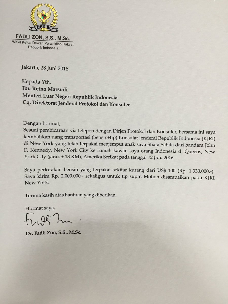 Di republik ini, banyak menteri/ pejabat negara, hingga elit politik yang baik, tapi baru terlihat baik, ketika tertangkap basah.

Mereka piawai mencuri dengan santun, klarifikasi dengan penuh etika, sedemikian menghipnotis, hingga publik percaya.

Tentunya, yang mudah percaya,