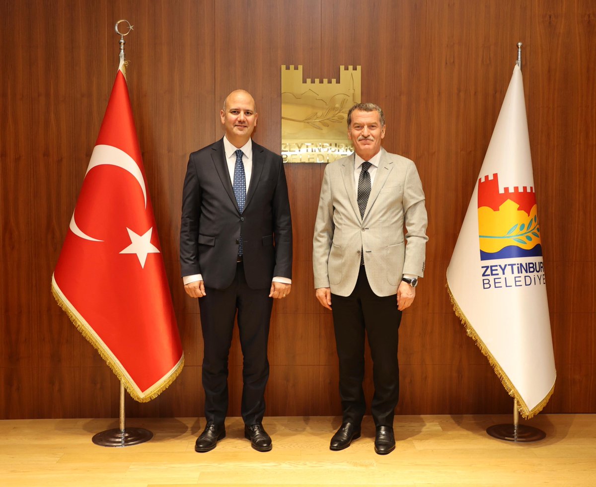 Dr. Ömer İleri (@dromerileri) on Twitter photo 📍Zeytinburnu
Belediyemizi ziyaret ederek <a href="/omerrarisoy/">Ömer Arısoy</a> başkanımızla Zeytinburnu üzerine hoş bir sohbette bulunduk. Misafirperverlikleri ve samimi ev sahiplikleri için başkanımıza teşekkür ediyor, vatandaşlarımızın yaşam kalitesini artırmaya yönelik çalışmalarında başarılar 📍Zeytinburnu
Belediyemizi ziyaret ederek <a href="/omerrarisoy/">Ömer Arısoy</a> başkanımızla Zeytinburnu üzerine hoş bir sohbette bulunduk. Misafirperverlikleri ve samimi ev sahiplikleri için başkanımıza teşekkür ediyor, vatandaşlarımızın yaşam kalitesini artırmaya yönelik çalışmalarında başarılar