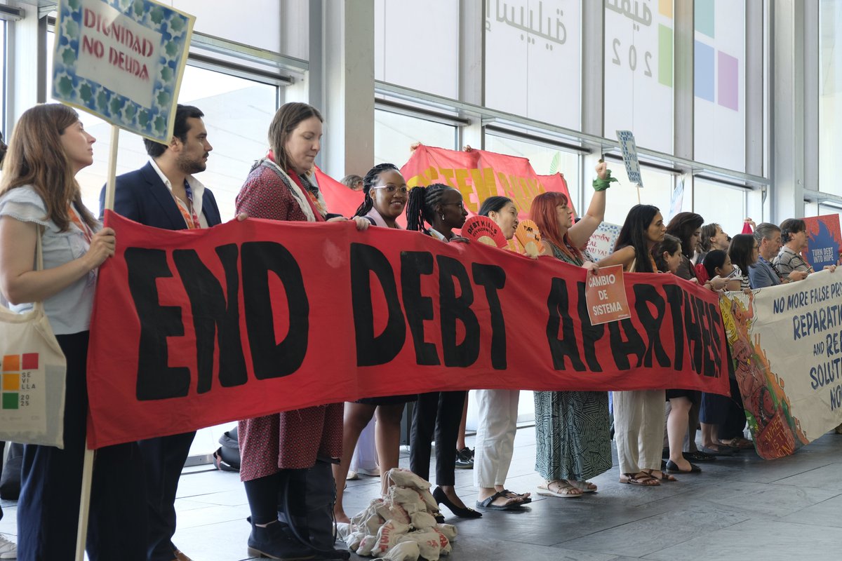 SID_INT's tweet image. ๐โ๐พโ๐ผโ๐ฟ From Sevilla to the world: Civil society demands global economic justice!
At #FfD4, 100+ activists took peaceful action inside the UN official venue, calling for a total overhaul of the global financial system.
๐ Learn more: ow.ly/tlJS50Wl5wR
#FfD4People