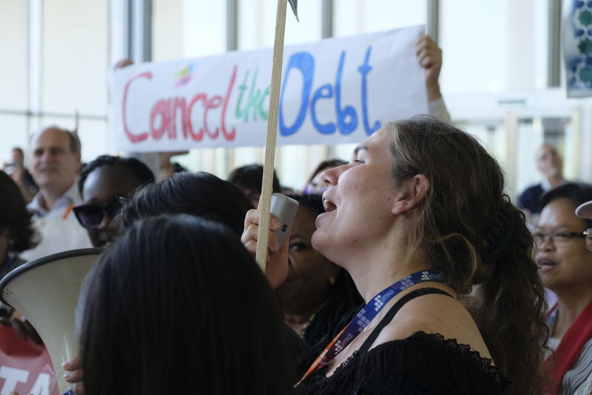 SID_INT's tweet image. ๐โ๐พโ๐ผโ๐ฟ From Sevilla to the world: Civil society demands global economic justice!
At #FfD4, 100+ activists took peaceful action inside the UN official venue, calling for a total overhaul of the global financial system.
๐ Learn more: ow.ly/tlJS50Wl5wR
#FfD4People