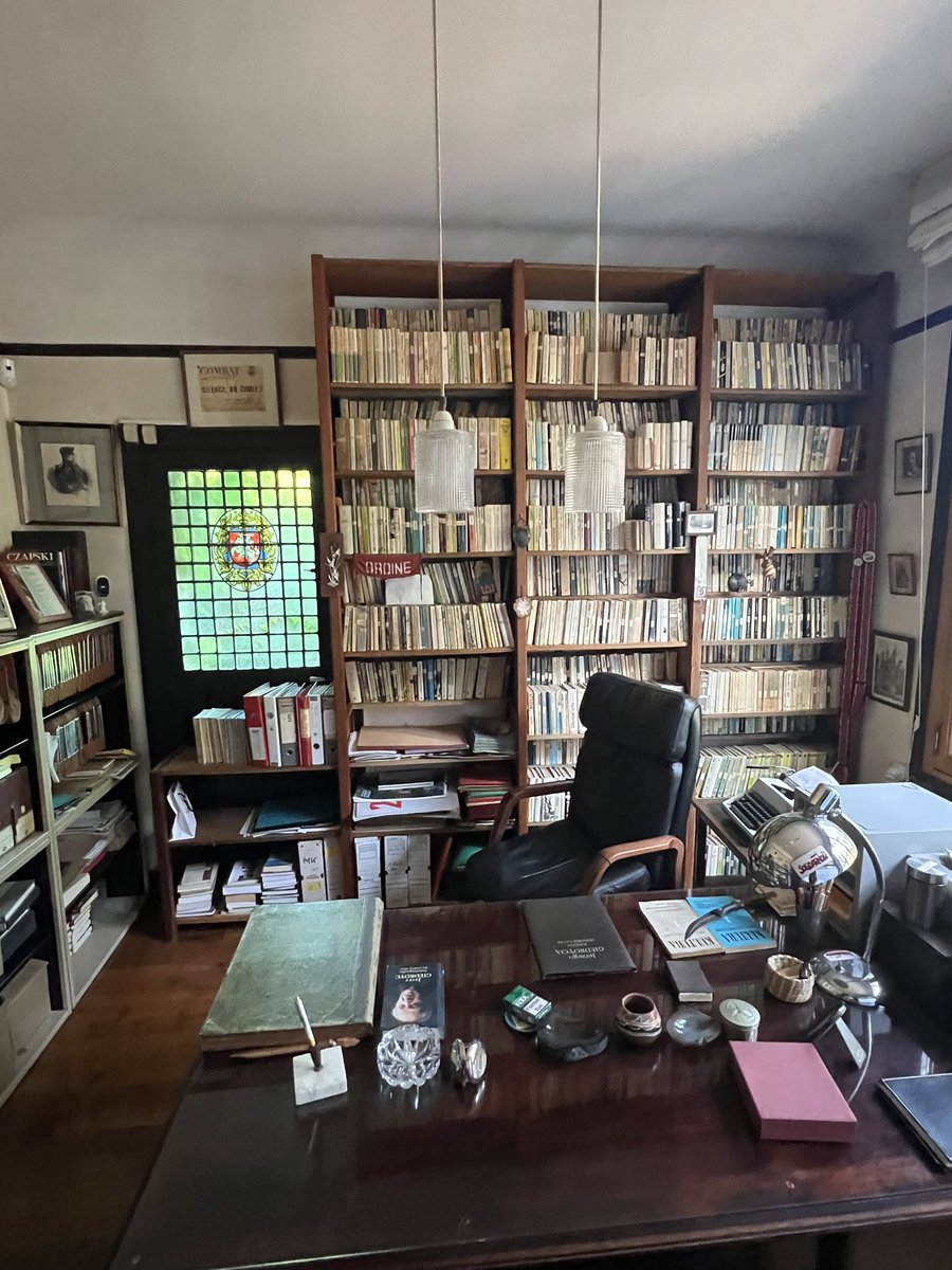 Gabinet Jerzego Giedroycia w Maisons-Laffitte. Przez ponad pięć dekad centrum polskiego wszechświata, a dziś zadbane miejsce pamięci.